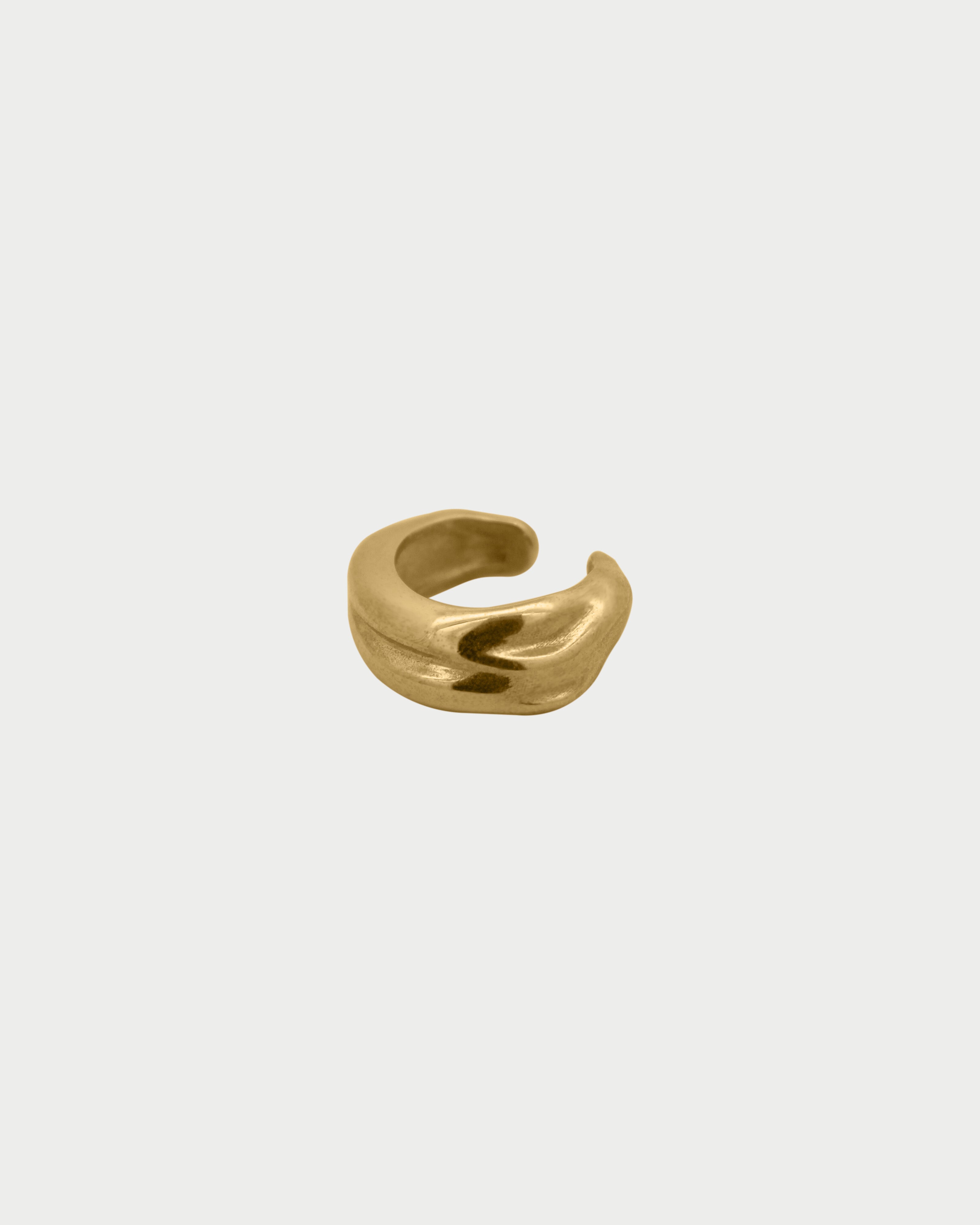 Orecchini lunghi placcati oro 18k con l'iconico chiodo di | Italia Orecchini lunghi placcati oro 18k con l'iconico chiodo di | Italia