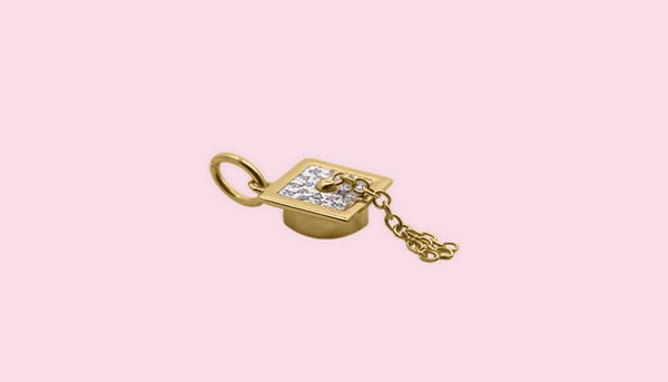 Idee regalo laurea: gioielli simbolici Rue des Mille