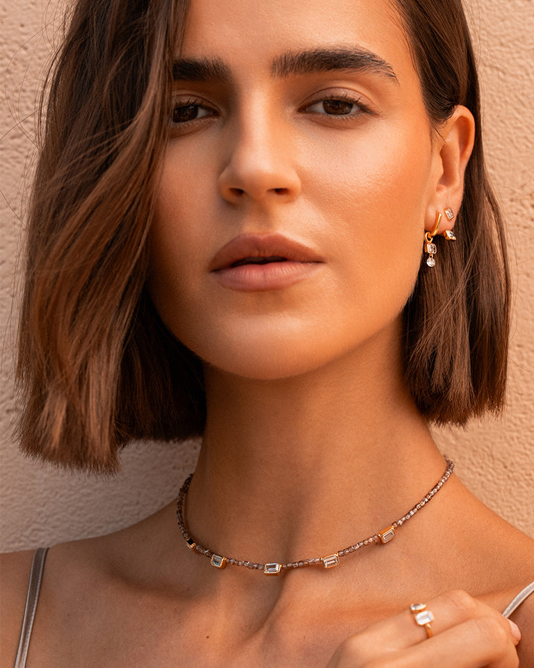 Collar corto con 5 circonitas