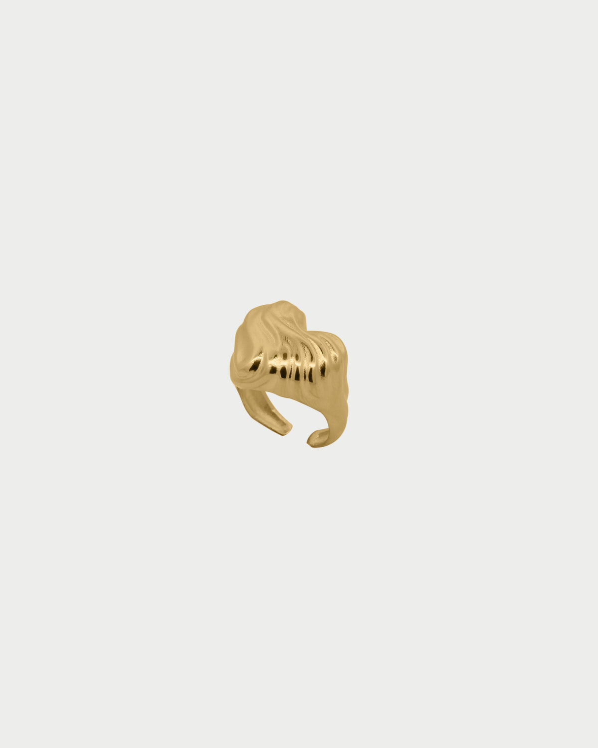 Anillo de corazón atrevido