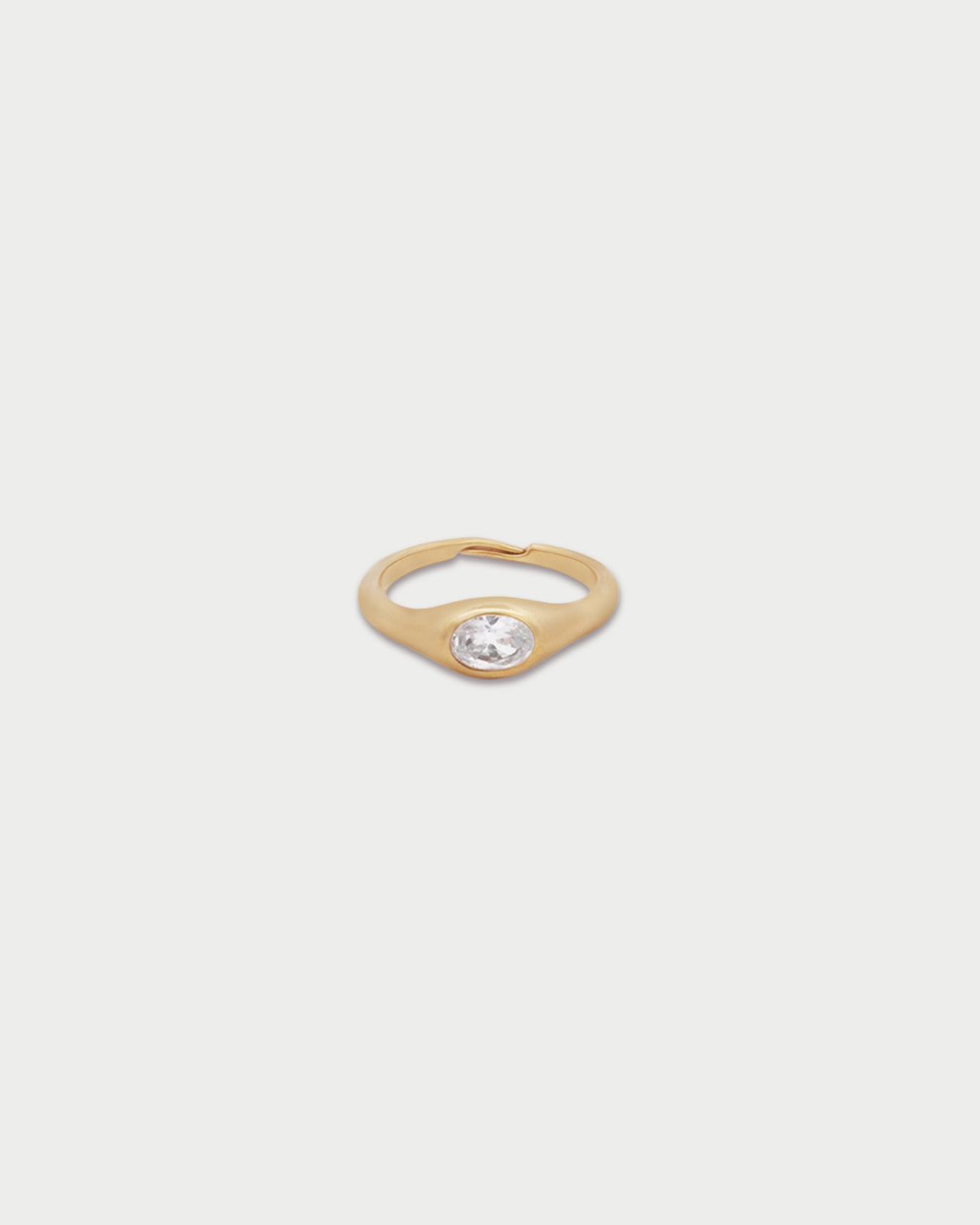 Anillo Chevalier con corte ovalado