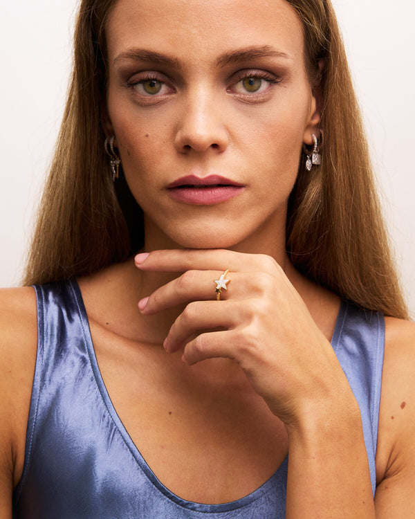 Anello stella pavè oversized e stellina