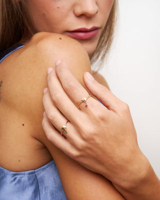 Four-leaf clover and light point line ring