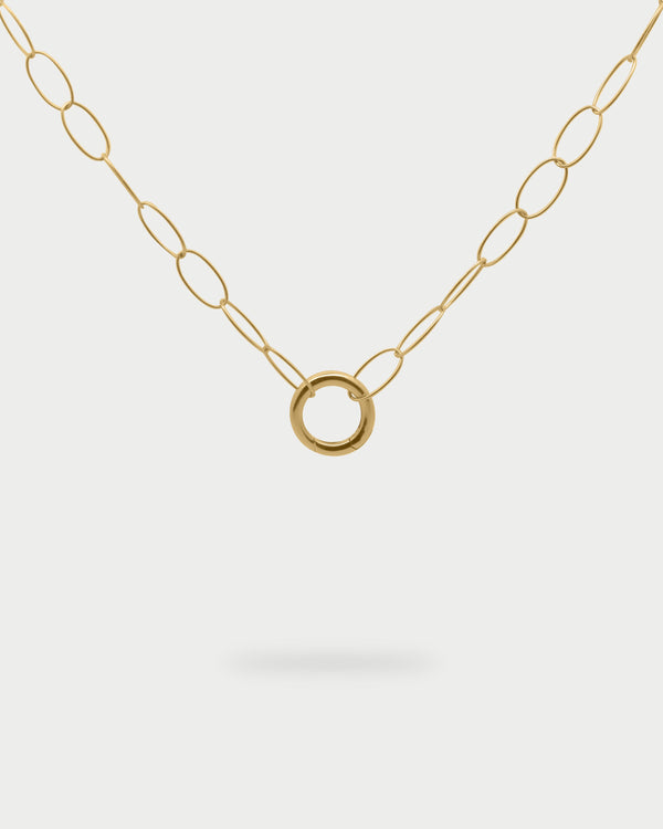 Collar largo con base ovalada y anillo circular