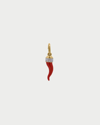 Amuleto de cuerno rojo