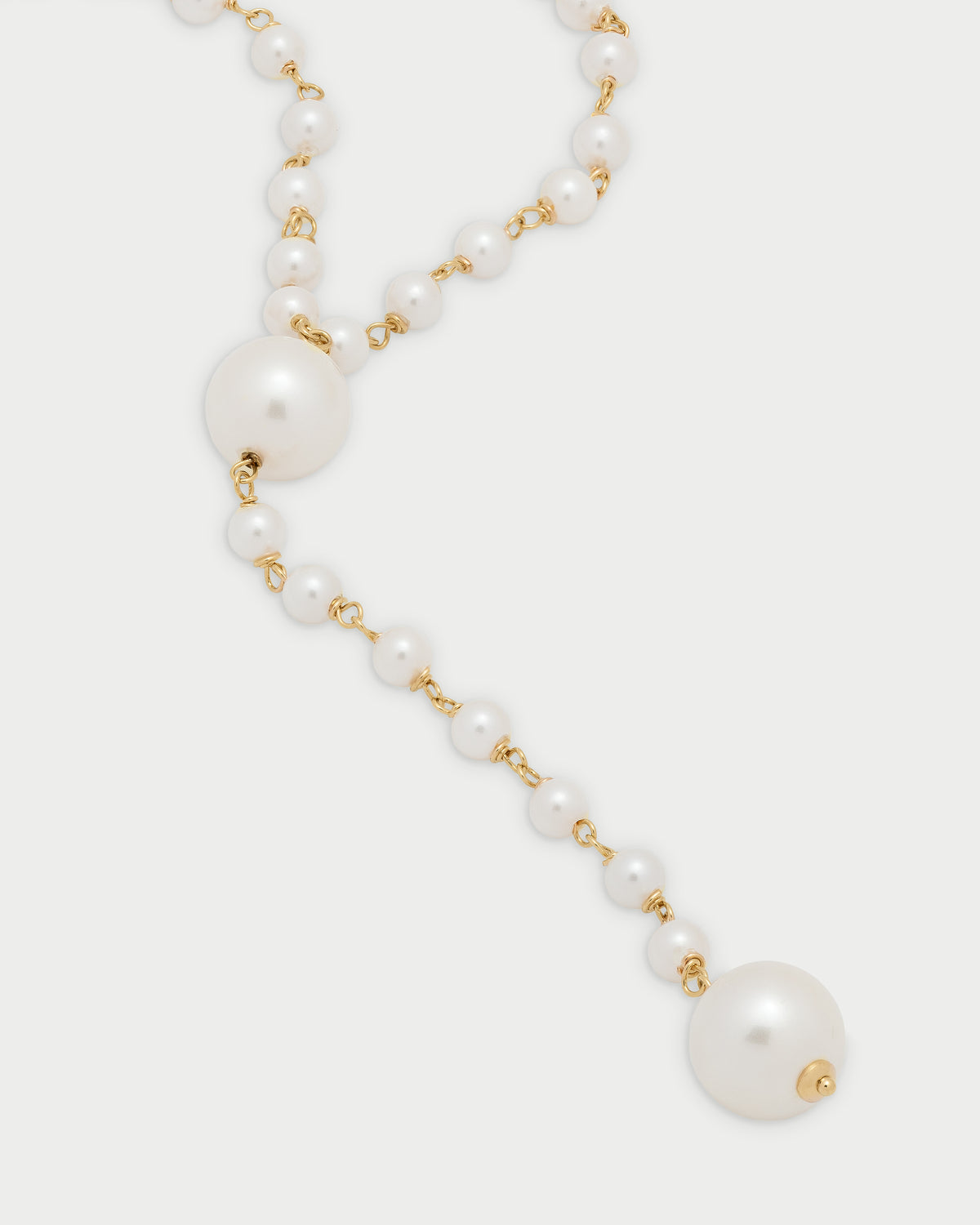 Collar largo con forma de corbata y perlas - WHITESIDE