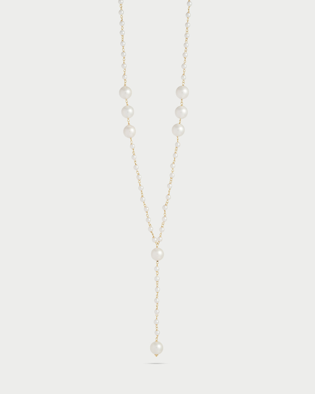 Collar largo con forma de corbata y perlas - WHITESIDE