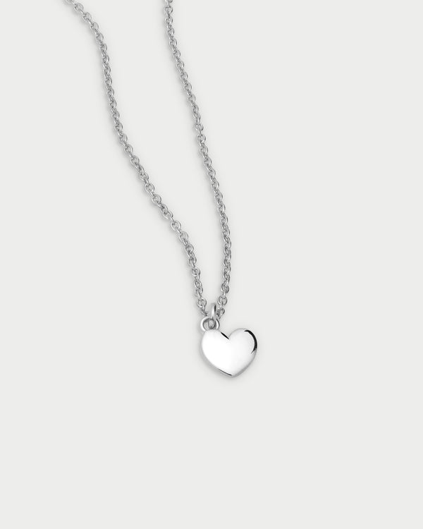 Choker With Central Rounded Subject - Heart