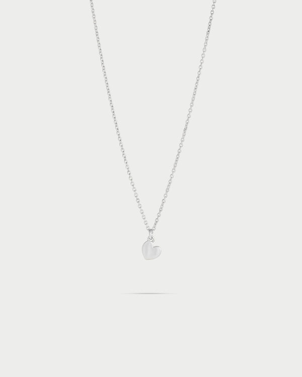 Choker With Central Rounded Subject - Heart