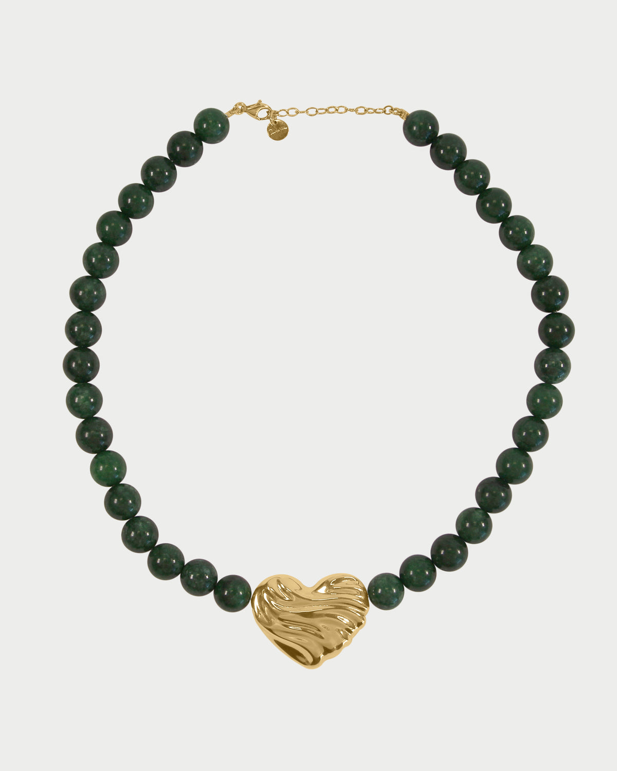 Gargantilla audaz con forma de corazón de jade verde