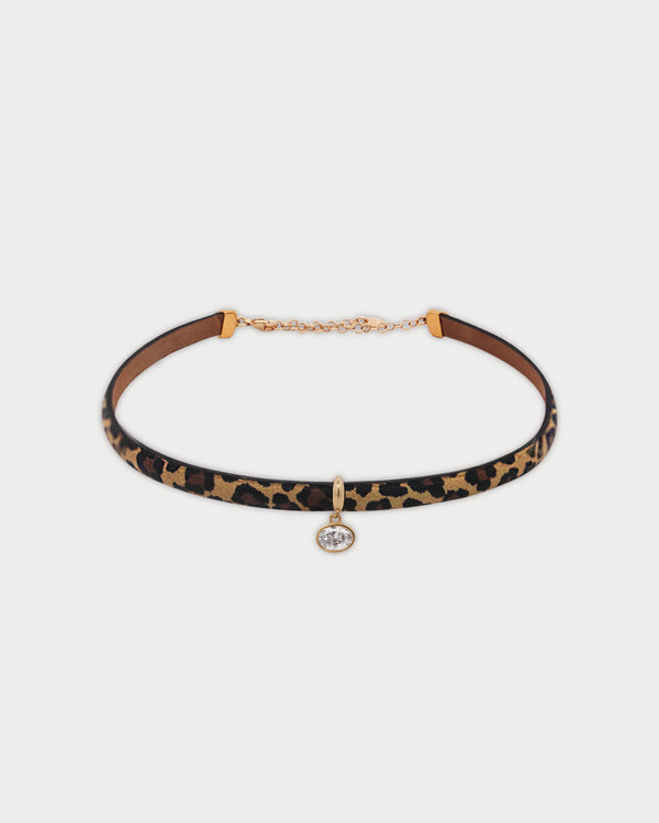 Gargantilla con estampado de leopardo y corte ovalado