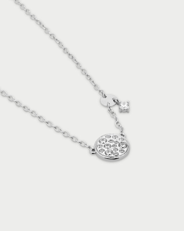 Girocollo cerchio pavè e mini castone