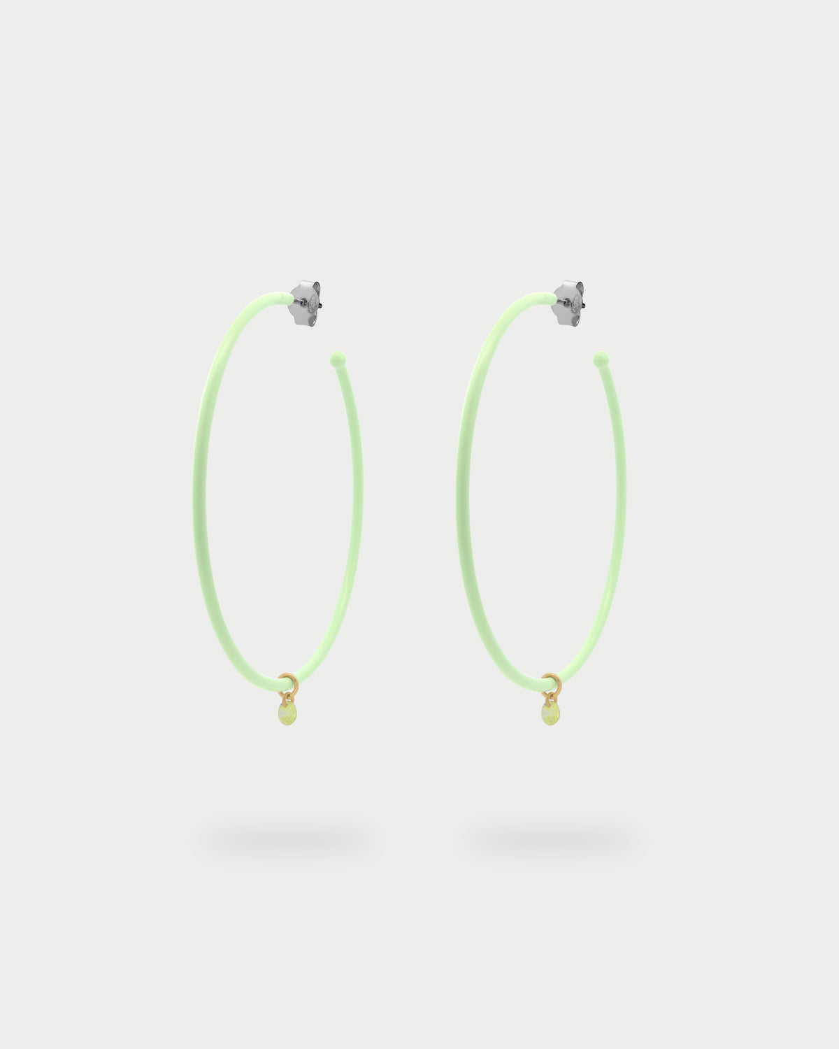 Pendientes de aros grandes pintados
