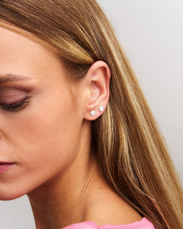 Aretes Detalle Único Micro Zircones Trébol de cuatro hojas
