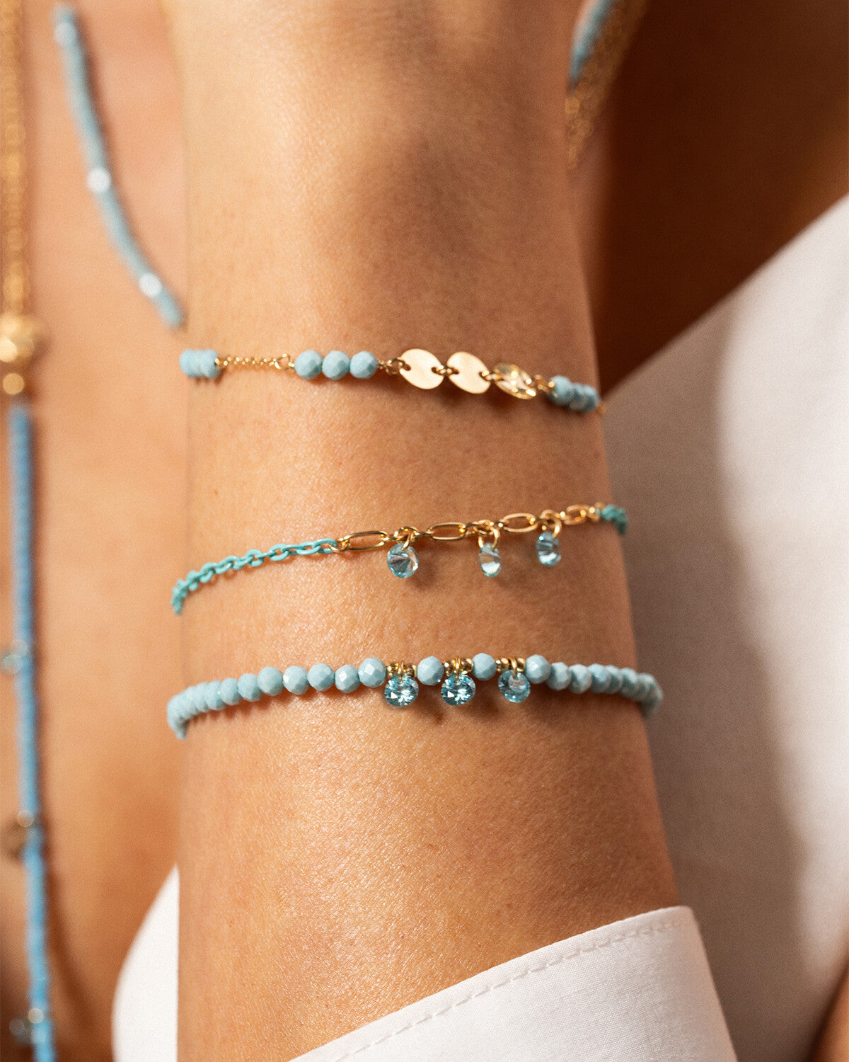 Painted chain bracelet and zirconia