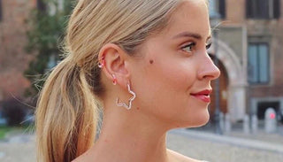 Valentina Ferrgni indossa una edizione limitata di gioielli Rue des Mille