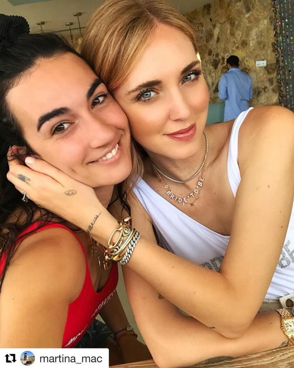 Chiara Ferragni indossa gioielli Rue des Mille con le sue amiche all'addio al nubilato per il suo matrimonio