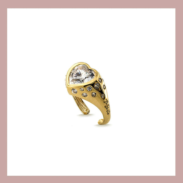 zoom sull'anello della collezione Rue des Mille per Barbie