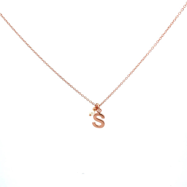 Choker letter and pearl